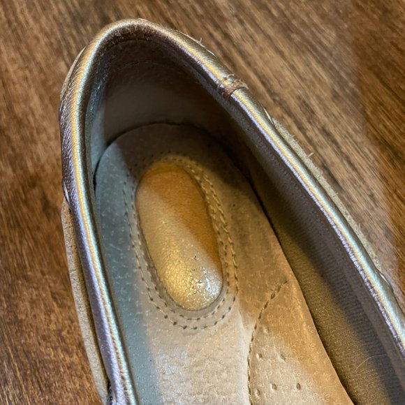 DONATED! Sperry 6 Women Gold Angelfish Flat Boat Shoes - Picture 3 of 7